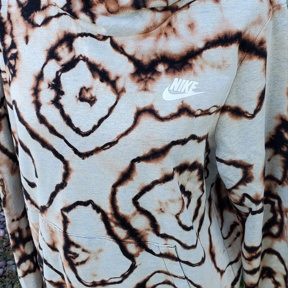 SOLD Custom Reverse Tiedye Nike Hoodie - Picture 4 of 6